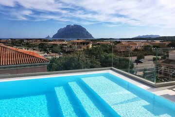 Rooftop pool