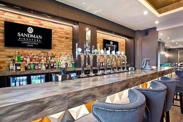 Sports bar