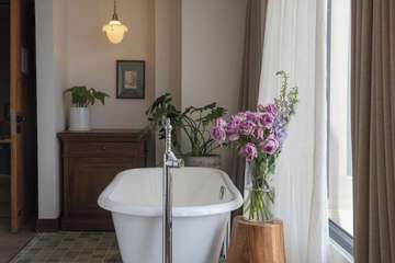 Private spa tub