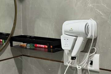 Bathroom amenities