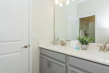 Bathroom sink