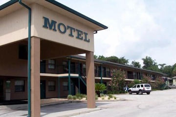 Dinner Bell Motel