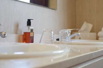 Bathroom sink