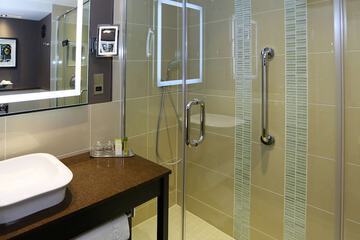 Bathroom shower