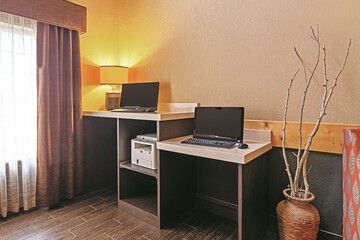 Business Center 33 of 43