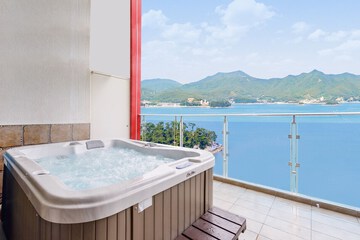Jetted tub