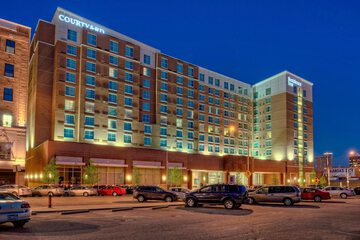 Courtyard by Marriott Kansas City Downtown / Convention Center