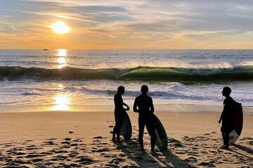 Surfing/boogie boarding
