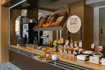 Breakfast buffet