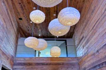 Check-in/check-out kiosk