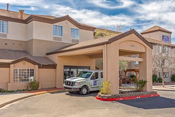 Hotel Exterior 57 of 58