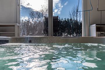 Indoor spa tub