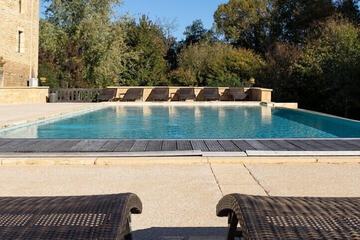 Infinity pool