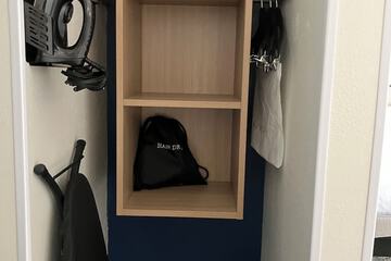 Room 8 of 16