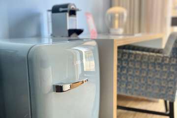 Mini-refrigerator