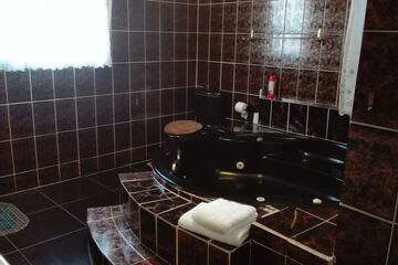 Jetted tub