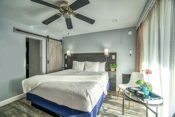 Room 81 of 143