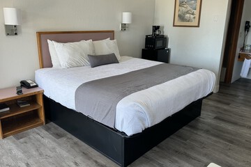 Room 12 of 12