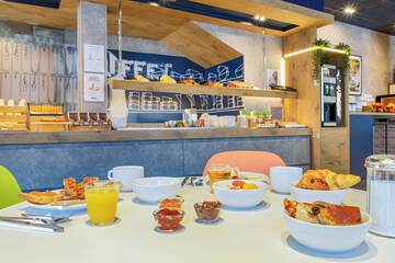 Breakfast buffet
