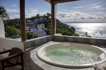 Private spa tub