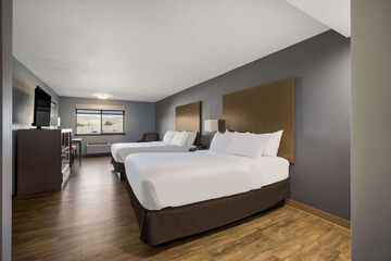 Room 35 of 71