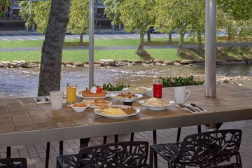 Breakfast/Coffee Service 21 of 33