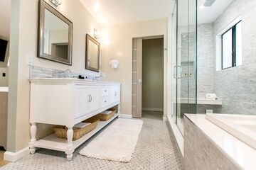 Bathroom shower