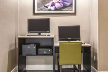 Business Center 37 of 37