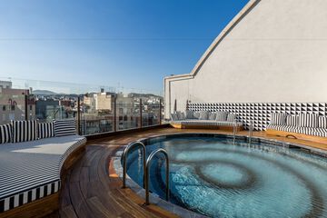 Rooftop pool