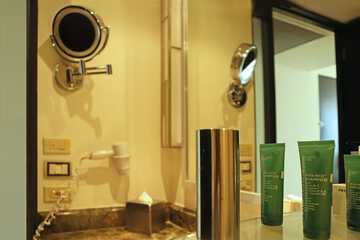 Bathroom amenities