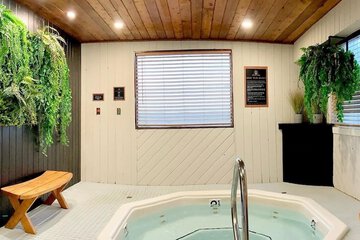 Indoor spa tub