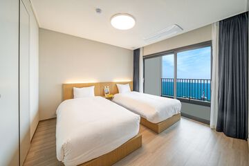 Beach/ocean view
