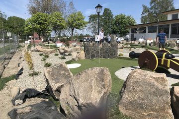 Mini-golf