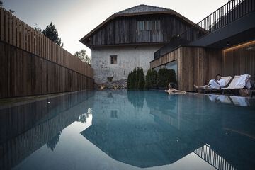 Infinity pool