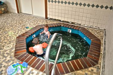 Indoor spa tub