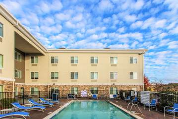 Pool 20 of 135