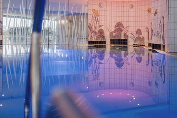 Exercise/lap pool