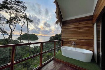 Beach/ocean view