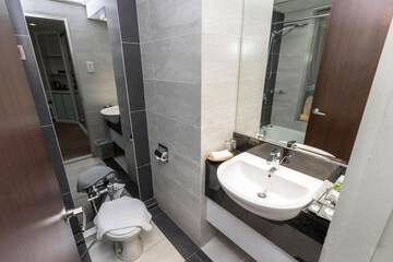 Bathroom sink