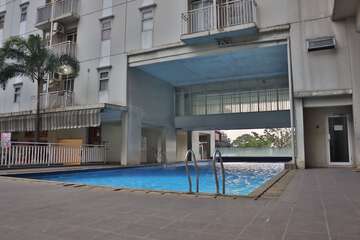 Indoor/outdoor pool