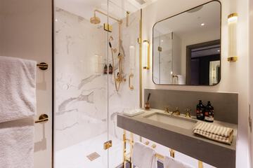 Bathroom shower