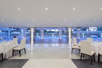 Food court