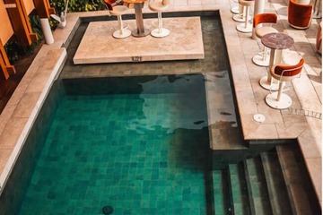 Rooftop pool