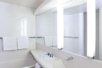 Bathroom sink