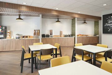 Breakfast/Coffee Service 22 of 26