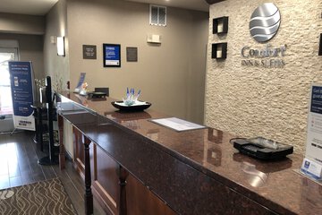 Check-in/check-out kiosk