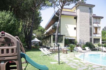 Children's play area - outdoor