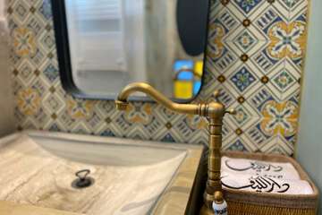 Bathroom amenities