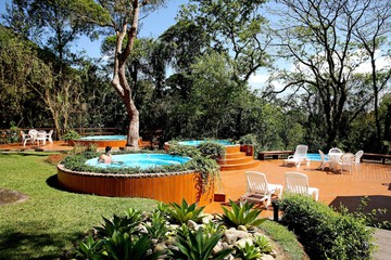 Outdoor spa tub