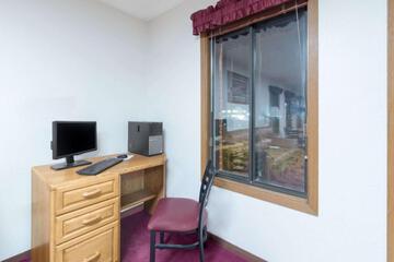 Photo 6